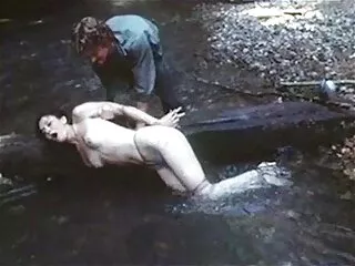Dos pollas son suficientes para perforar masturbación con porno suave casero la mano
